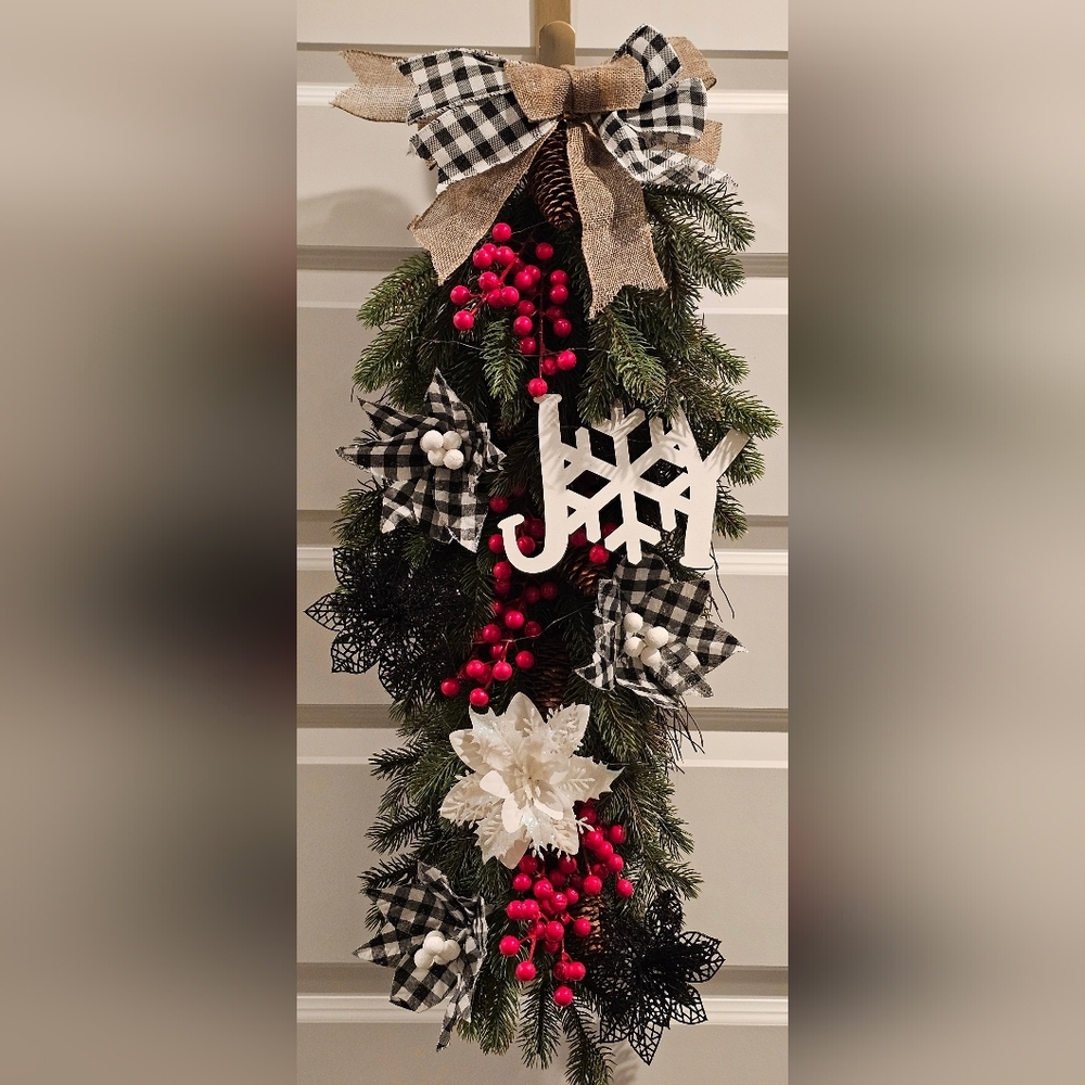 Handmade Farmhouse-style Bufflo Plaid Holiday Tear drop Swag. New, 1 Of A Kind